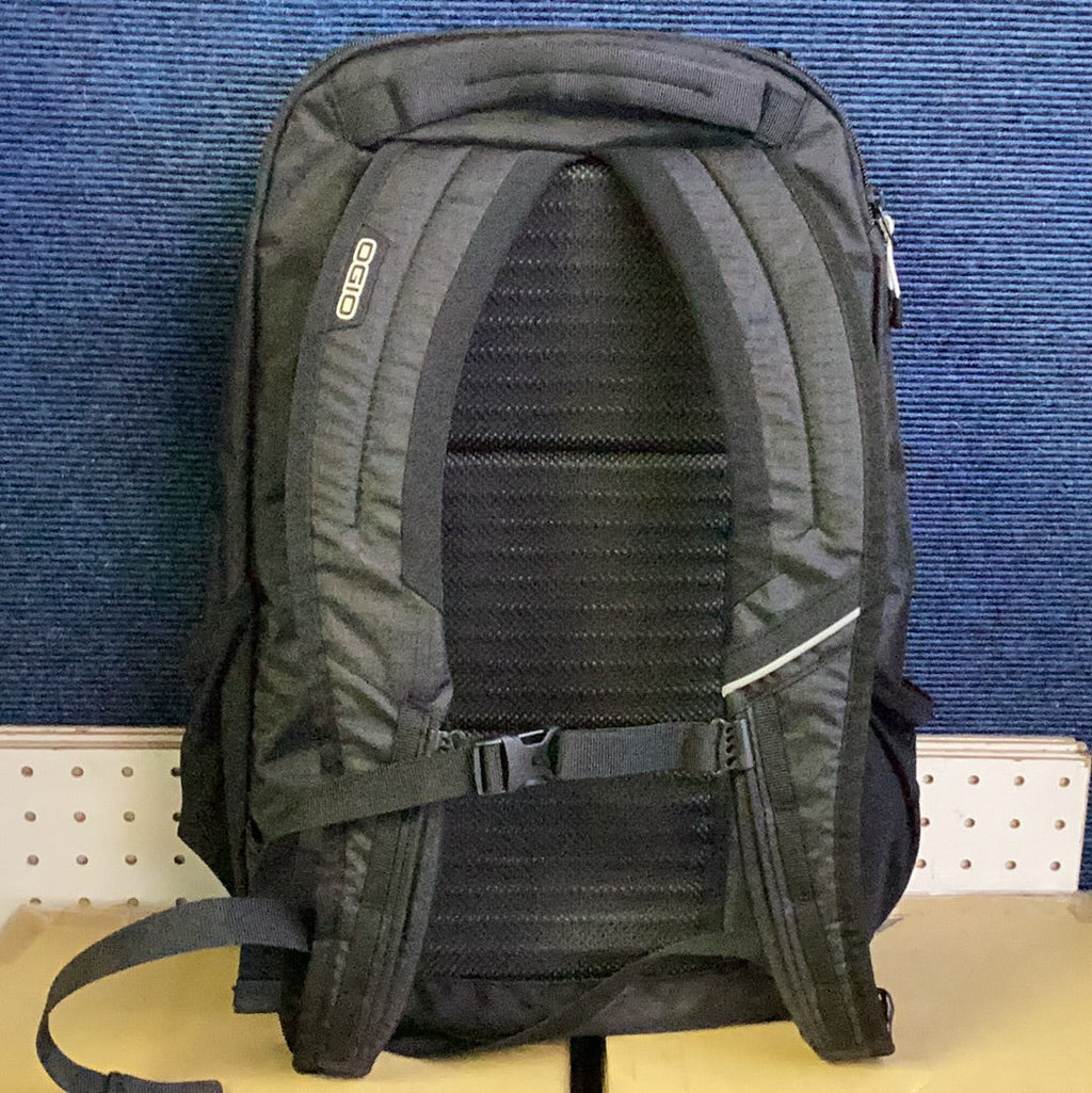 Ogio Carbon Backpack with 2013 AA Lo-Black