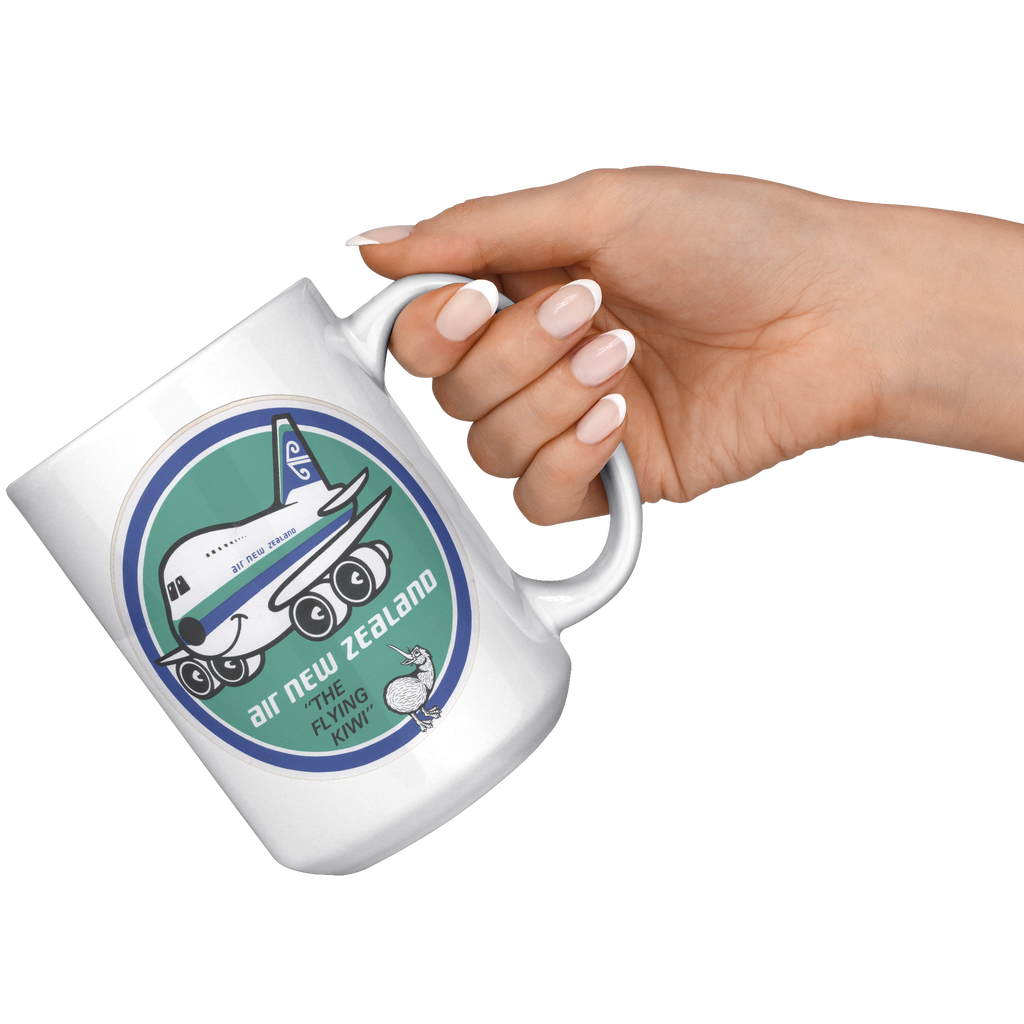 Air_New_Zealand_Vintage_The_Flying_Kiwi__15oz_White_RH_Model_Mockup.png_16299286