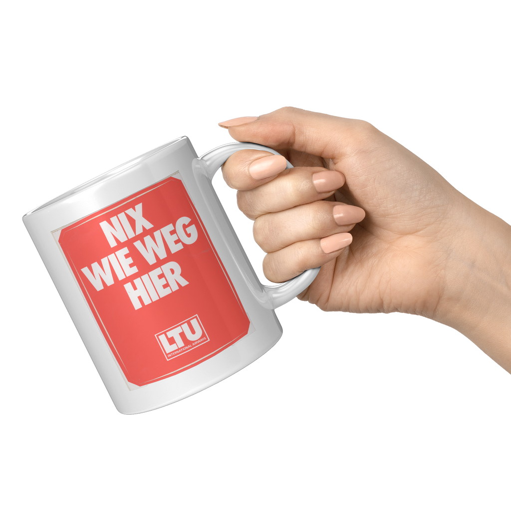 LTU_Nix_Wie_Weg_Hier_Vintage_Baggage_Lab_11oz_White_RH_Model_Mockup.png_16302547