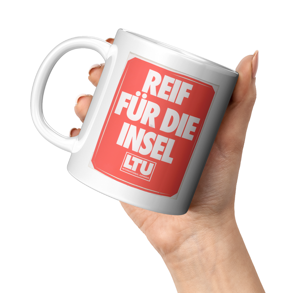 LTU_Reif_Fuer_Die_Insel_Vintage_Baggage__11oz_White_LH_Model_Mockup.png_16302569