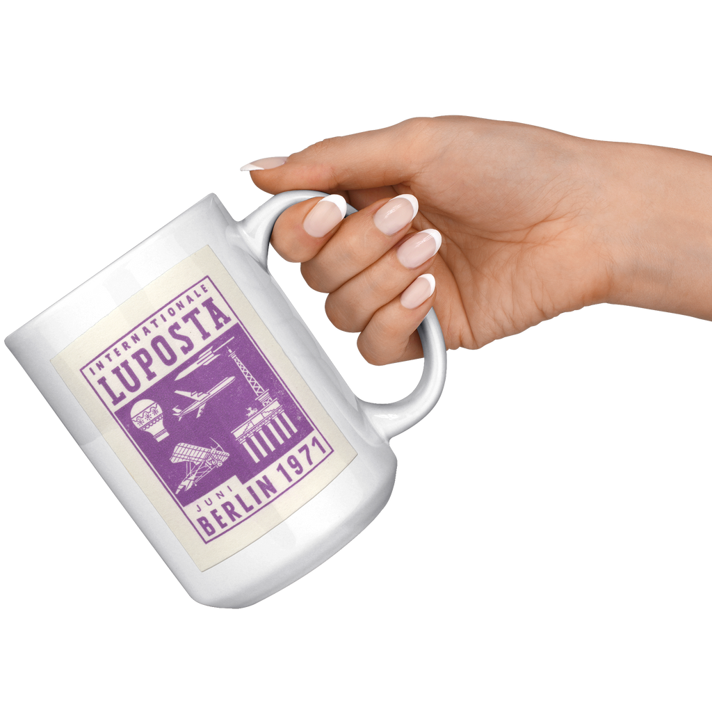 Luposta_Internationale_Berlin_1971_Vinta_15oz_White_RH_Model_Mockup.png_16302768