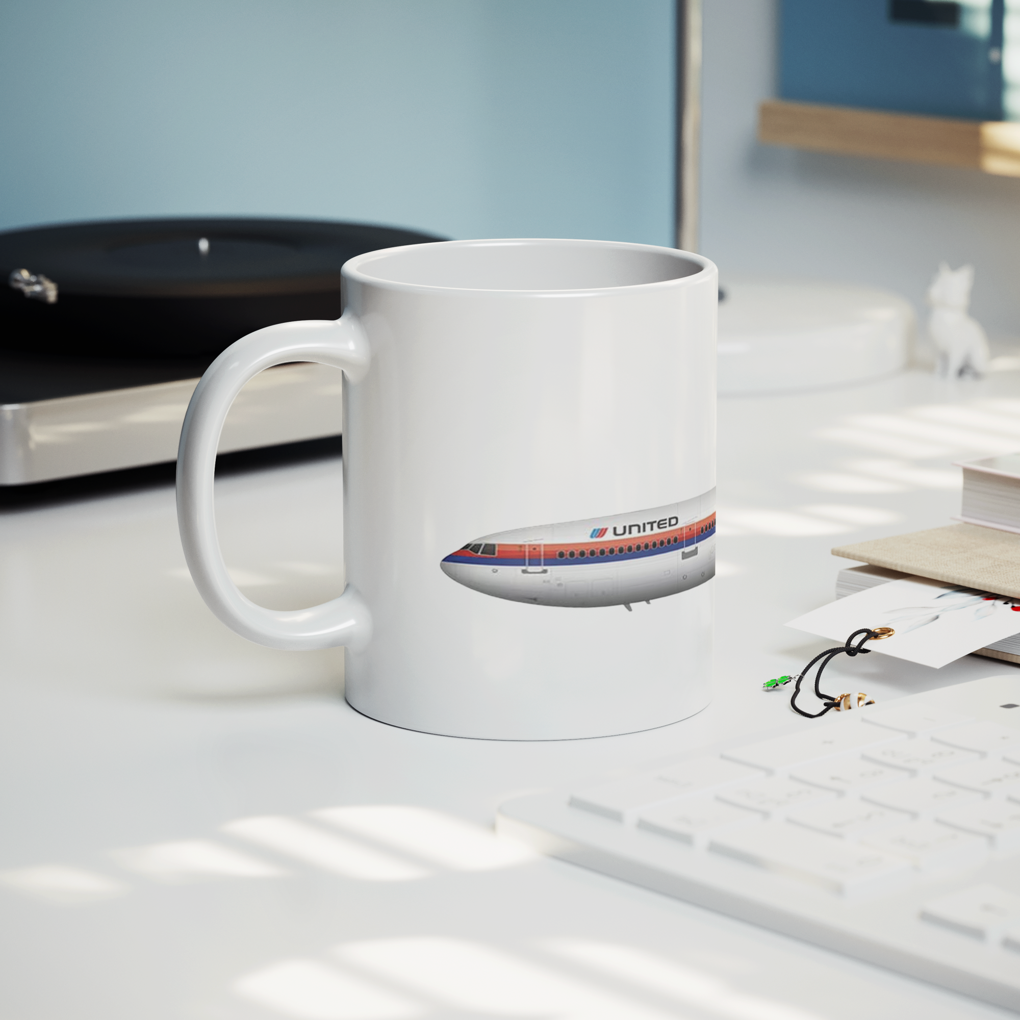 United_Airlines_DC-10_with_the_Saul_Bass_Lifestyle_Record_Player_Mockup.png